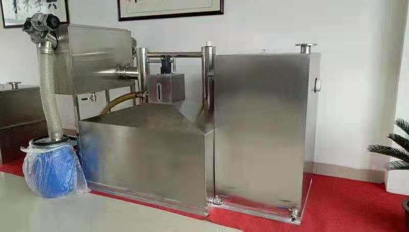 油水分离器