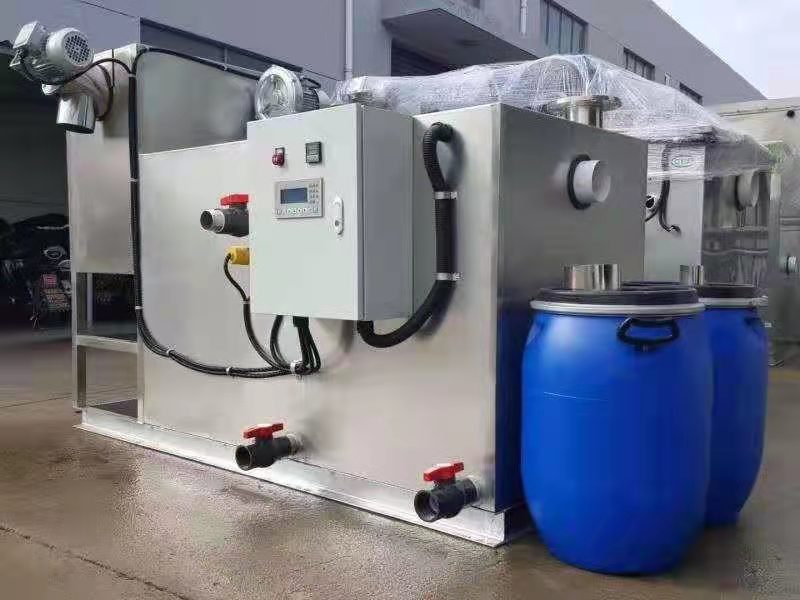 油水分离器
