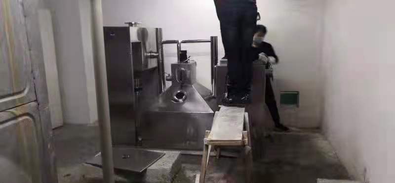 油水分离器